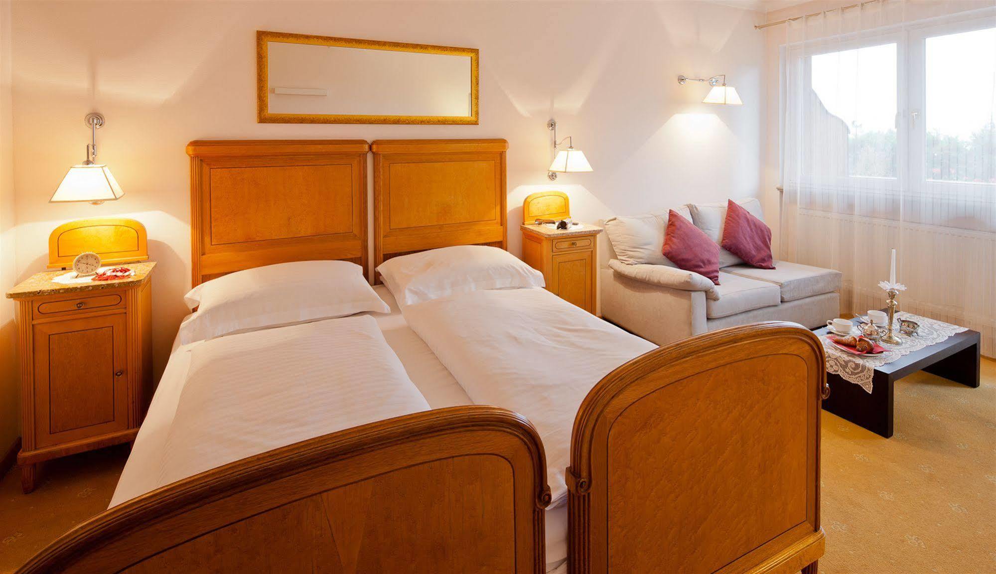 Hotel Aster Merano Exteriör bild