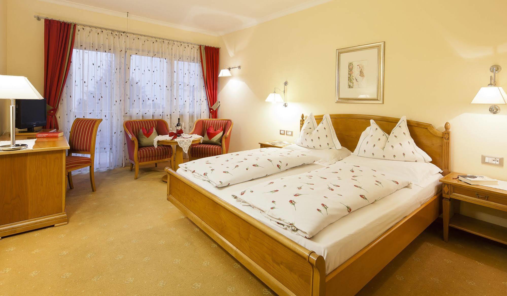 Hotel Aster Merano Exteriör bild